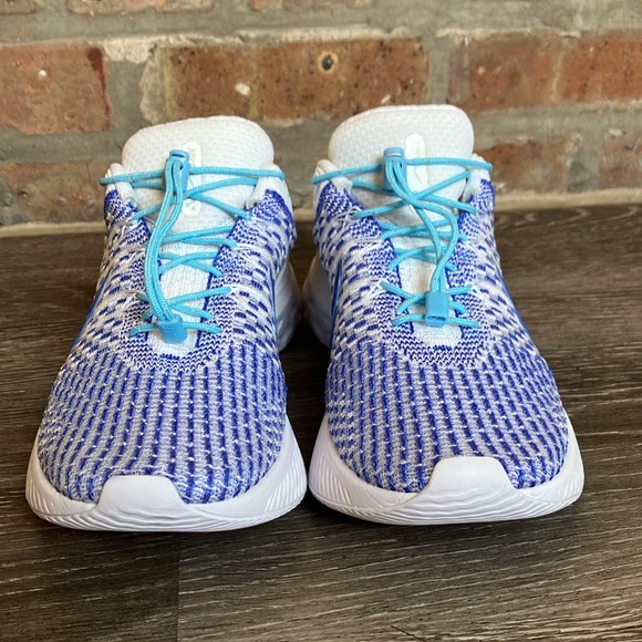 Nike - Picture 3 of 17